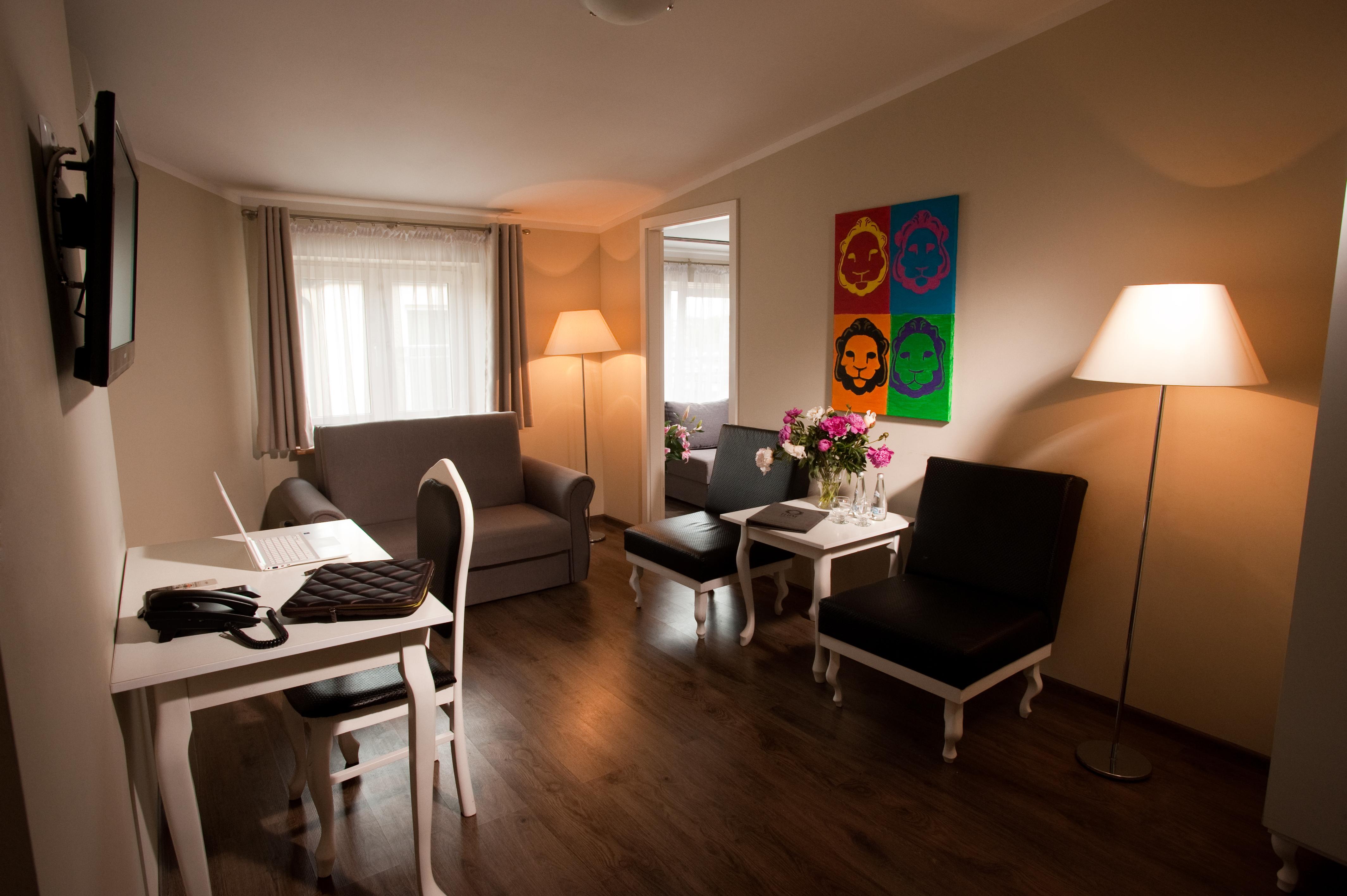 Leone Aparthotel Krakow Ngoại thất bức ảnh