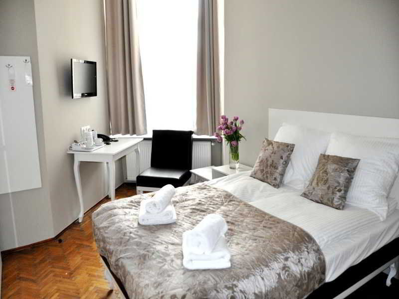 Leone Aparthotel Krakow Ngoại thất bức ảnh