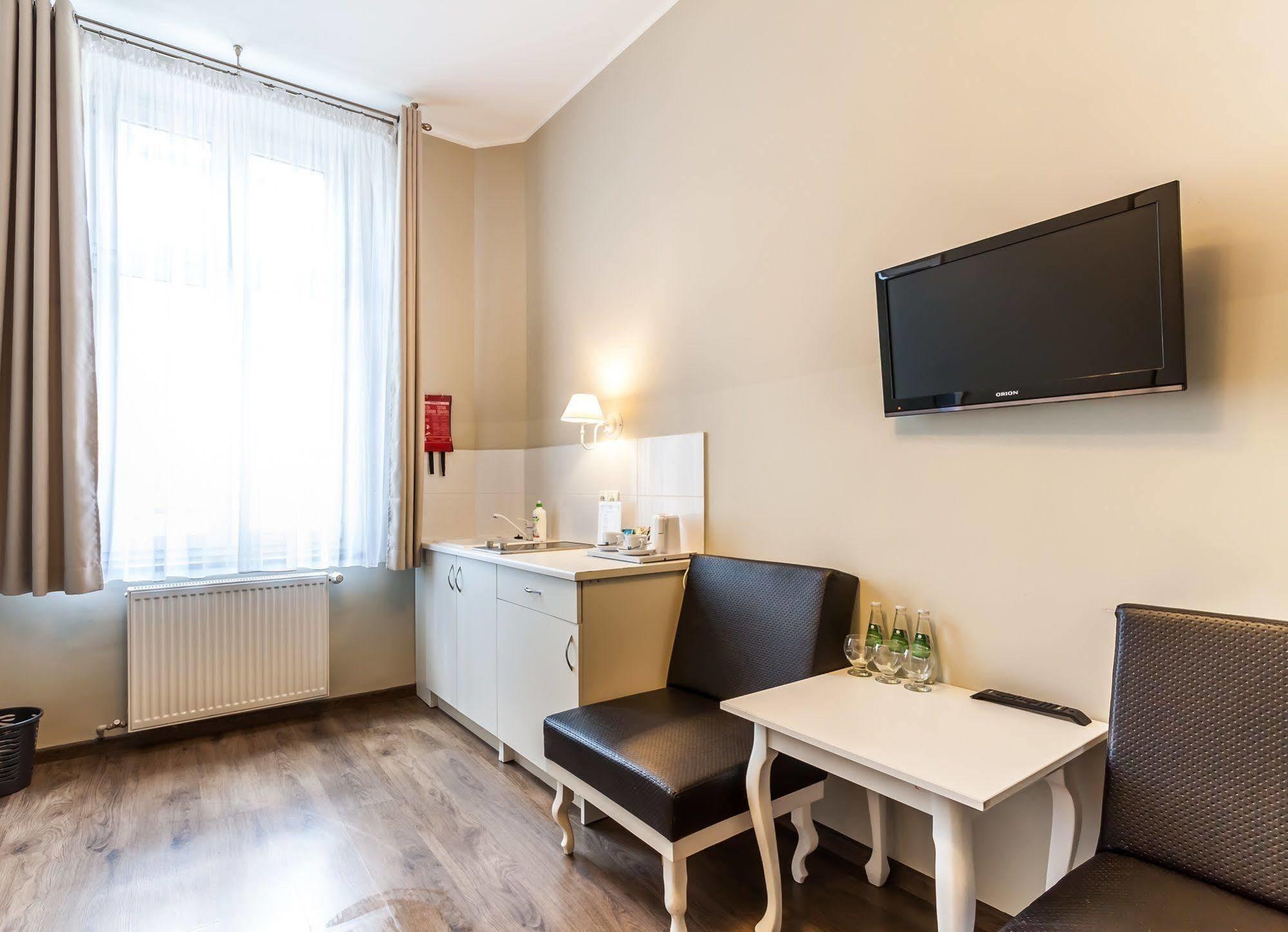 Leone Aparthotel Krakow Ngoại thất bức ảnh
